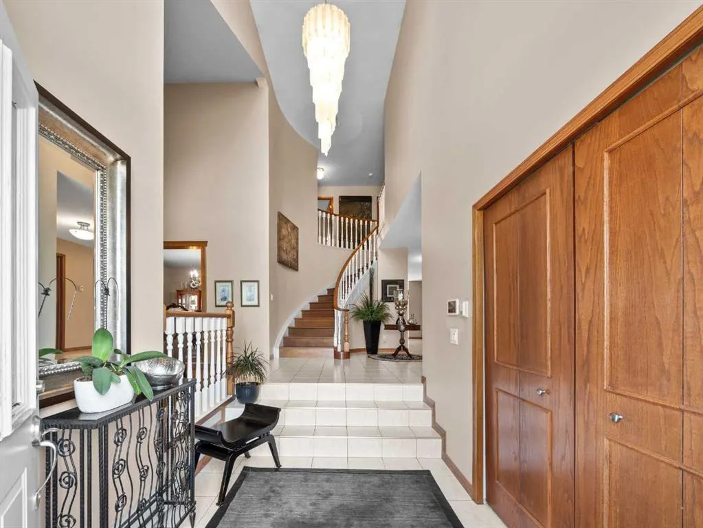 146 Edgeview Road NW