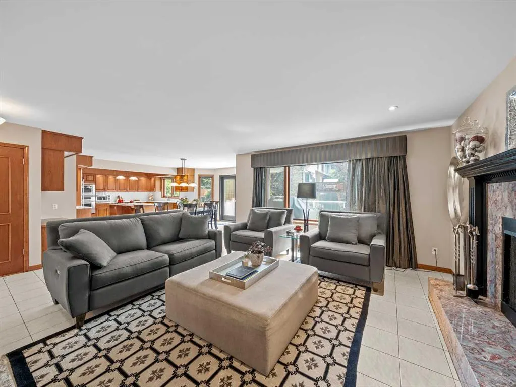 146 Edgeview Road NW