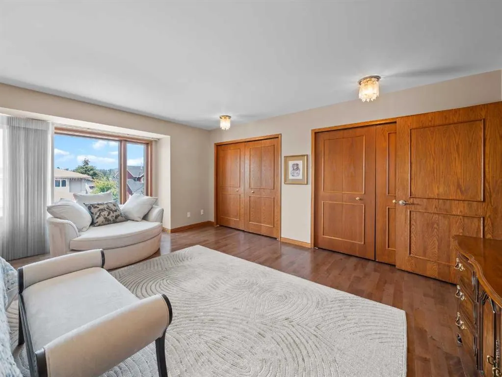 146 Edgeview Road NW