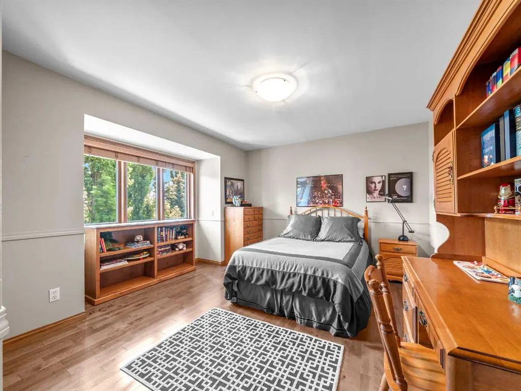 146 Edgeview Road NW