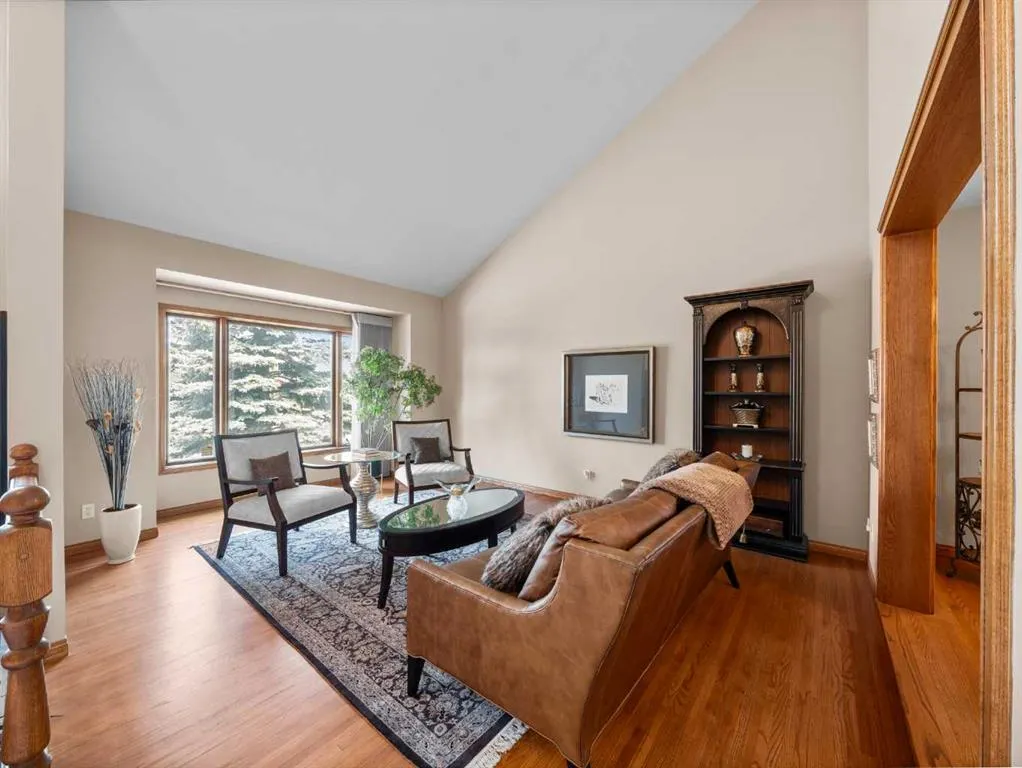146 Edgeview Road NW