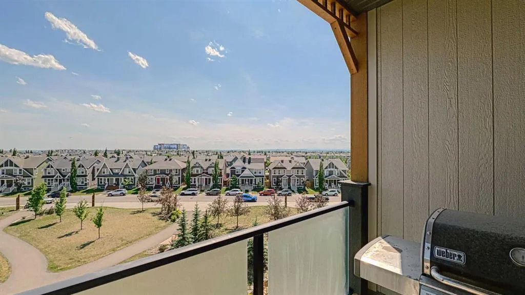 300 Auburn Meadows Manor SE, #403