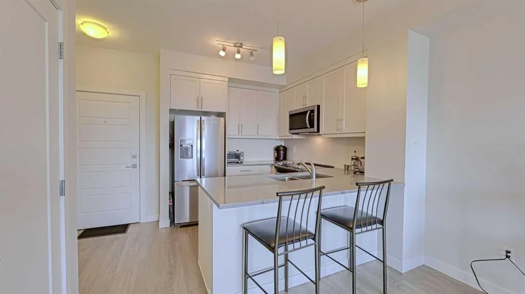 300 Auburn Meadows Manor SE, #403