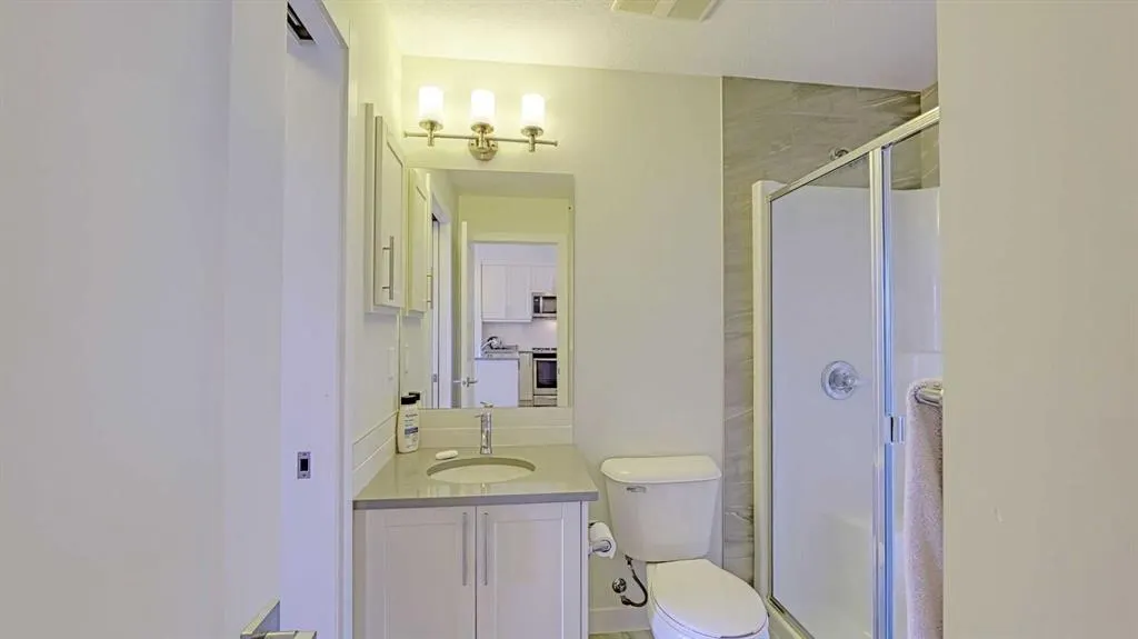 300 Auburn Meadows Manor SE, #403