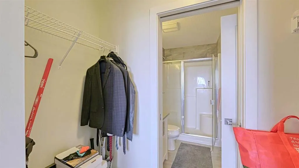 300 Auburn Meadows Manor SE, #403