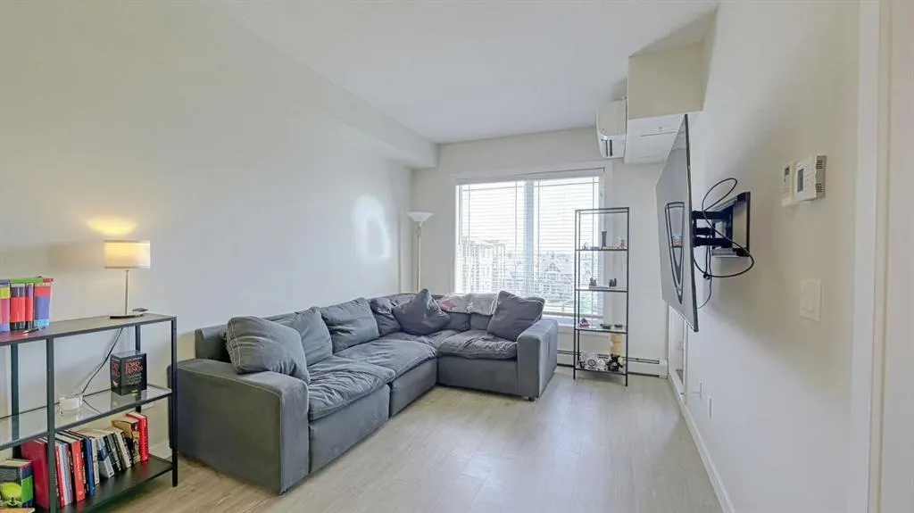 300 Auburn Meadows Manor SE, #403