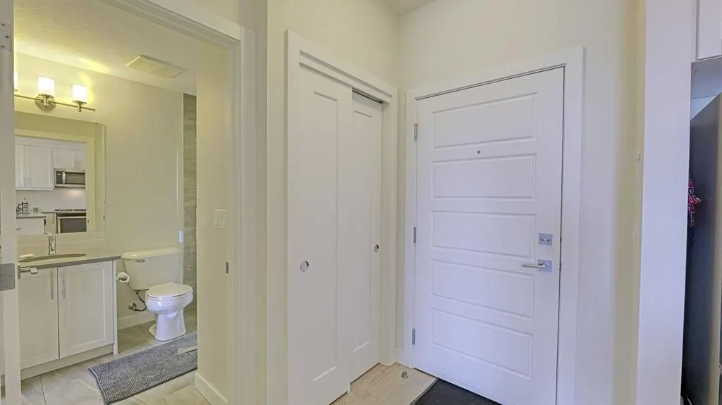 300 Auburn Meadows Manor SE, #403