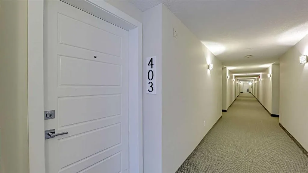 300 Auburn Meadows Manor SE, #403