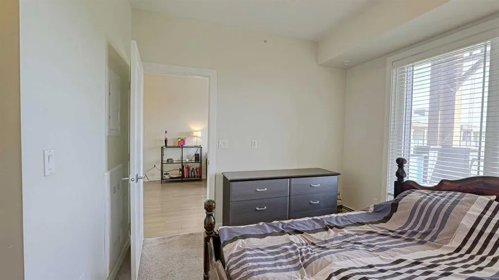 300 Auburn Meadows Manor SE, #403