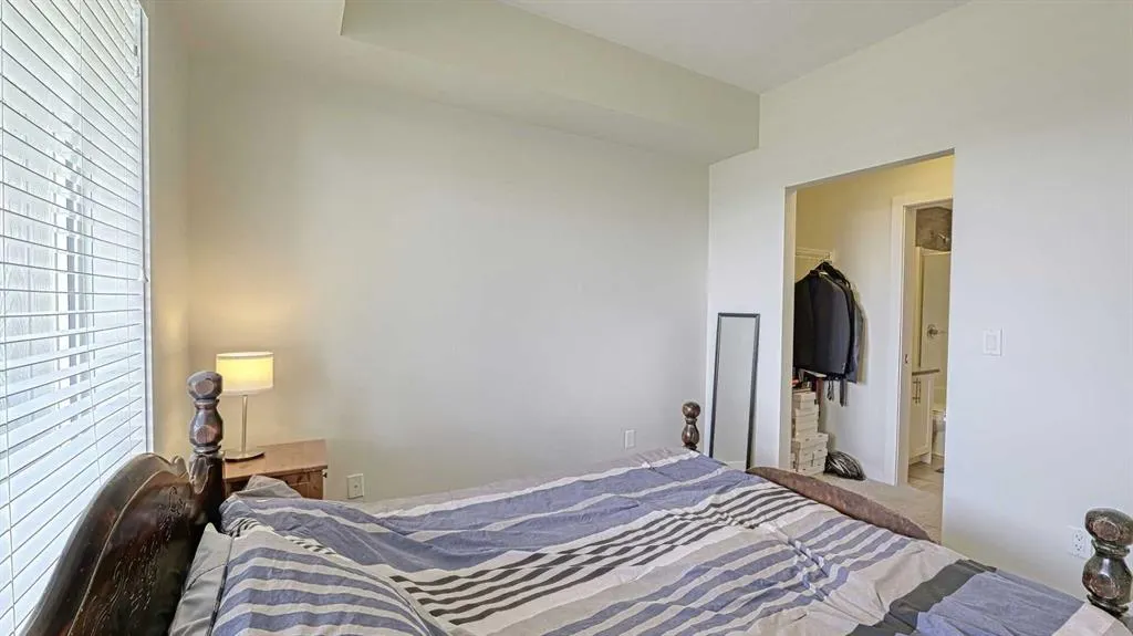 300 Auburn Meadows Manor SE, #403