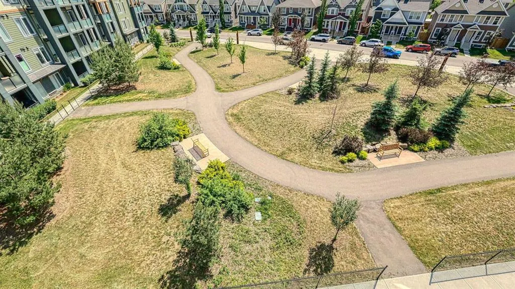 300 Auburn Meadows Manor SE, #403