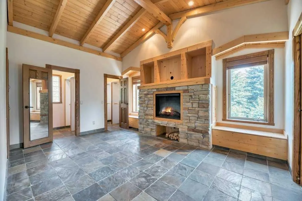 764 East Chestermere Drive