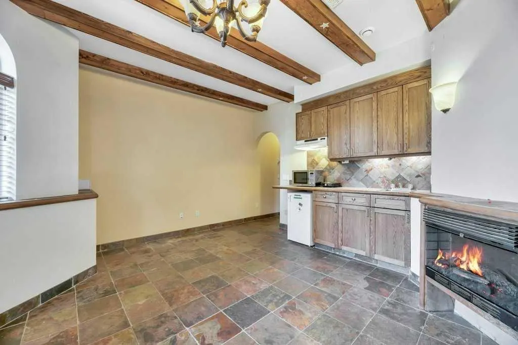 764 East Chestermere Drive
