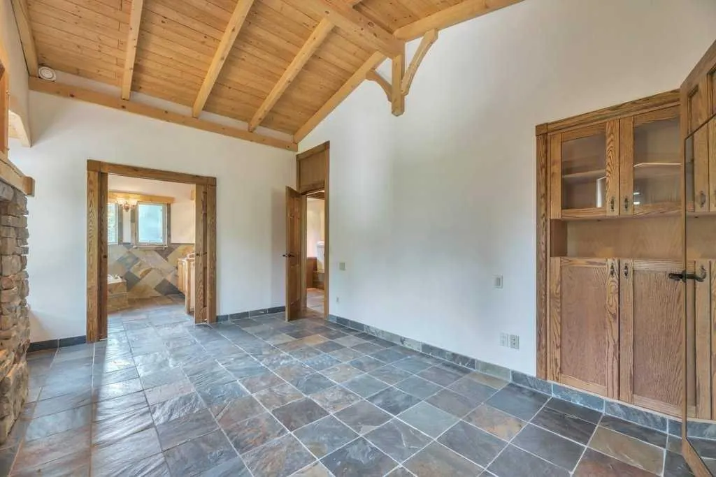764 East Chestermere Drive