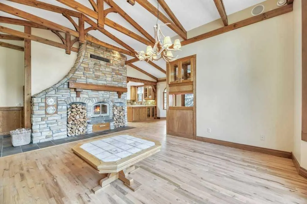 764 East Chestermere Drive