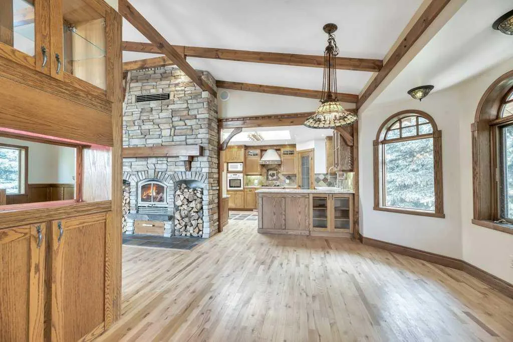 764 East Chestermere Drive