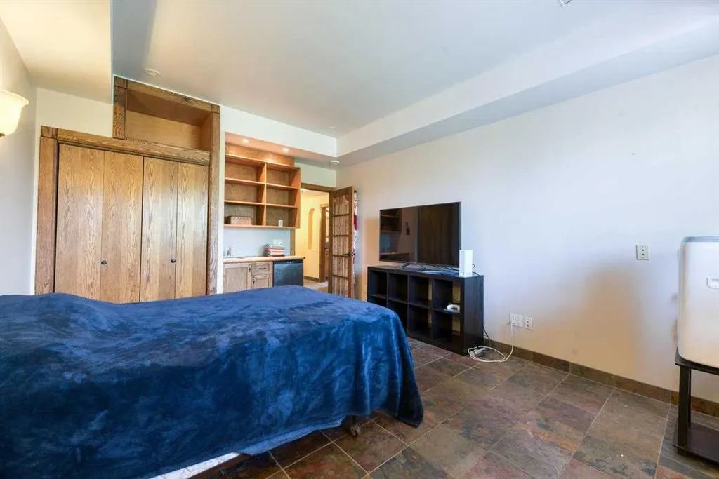 764 East Chestermere Drive