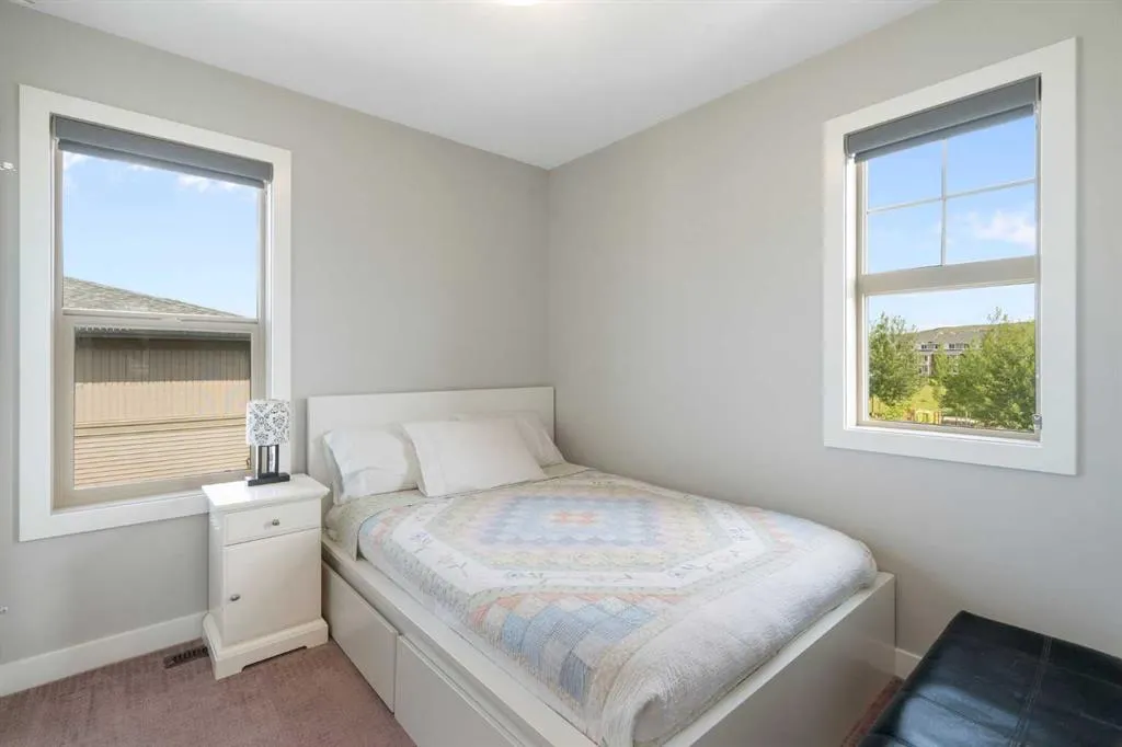 32 Horseshoe Crescent, #301