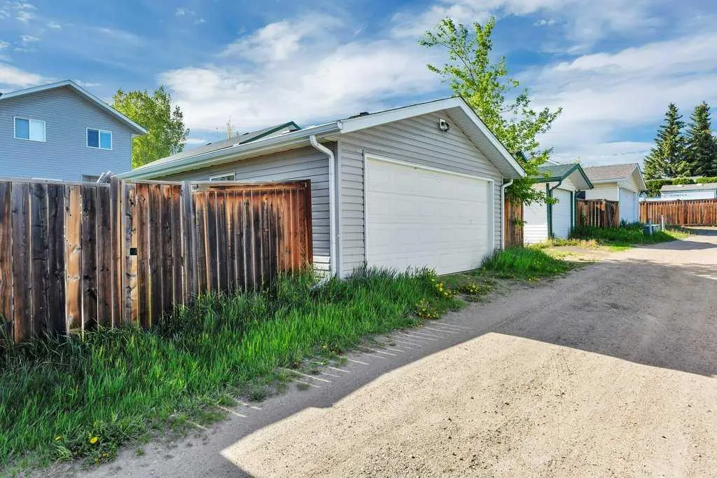 40 Country Ridge Close