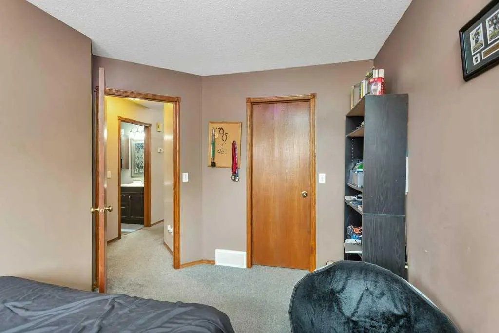 40 Country Ridge Close