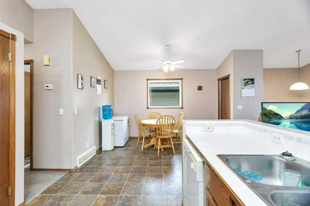 40 Country Ridge Close