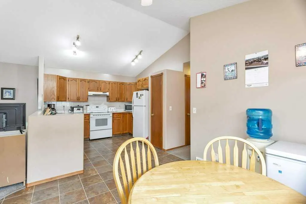 40 Country Ridge Close
