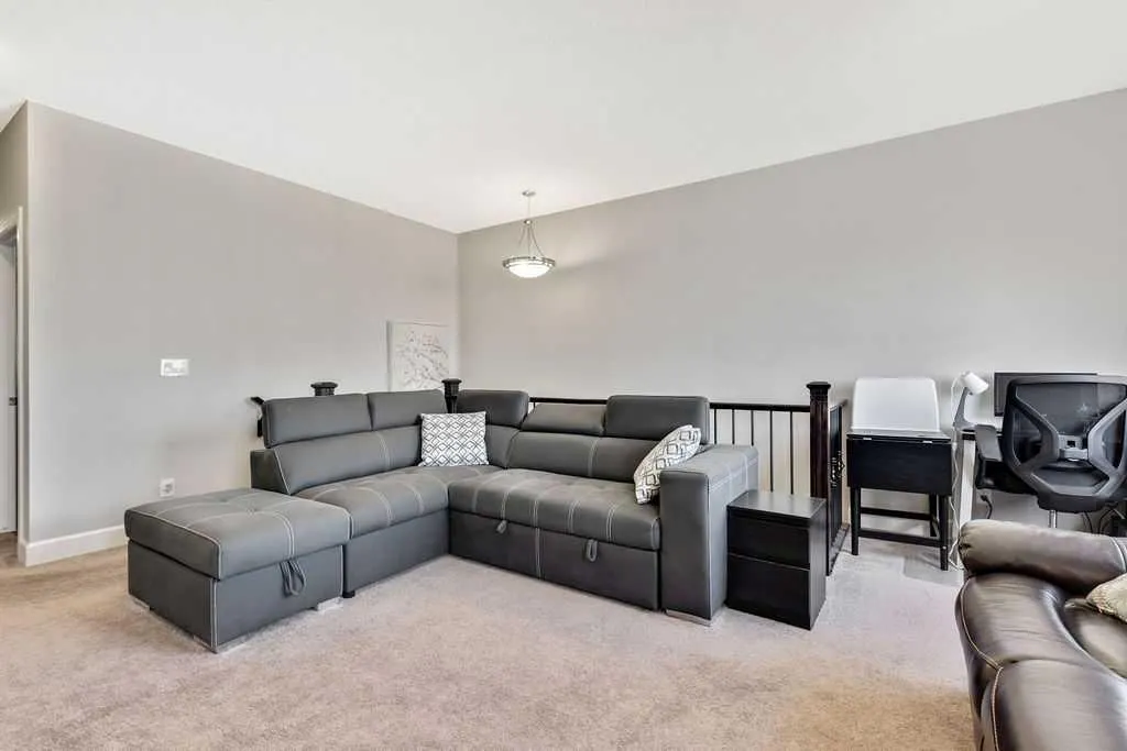 165 Carrington Close NW