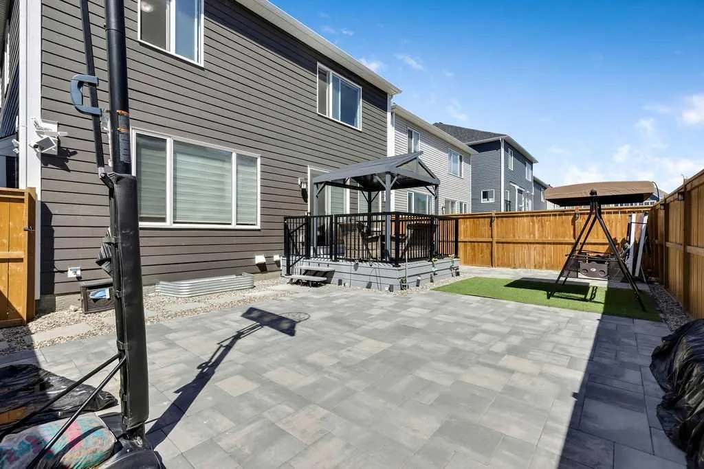 165 Carrington Close NW