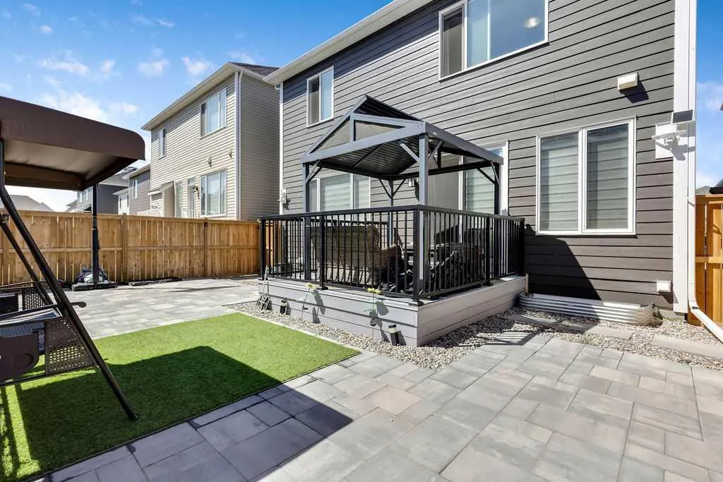 165 Carrington Close NW