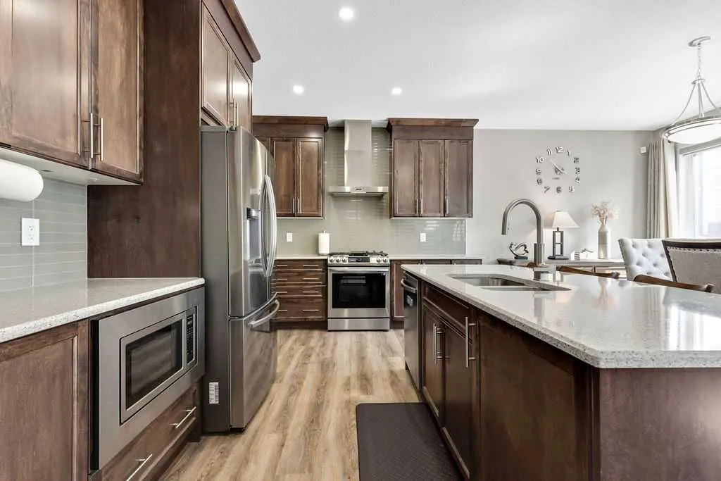 165 Carrington Close NW