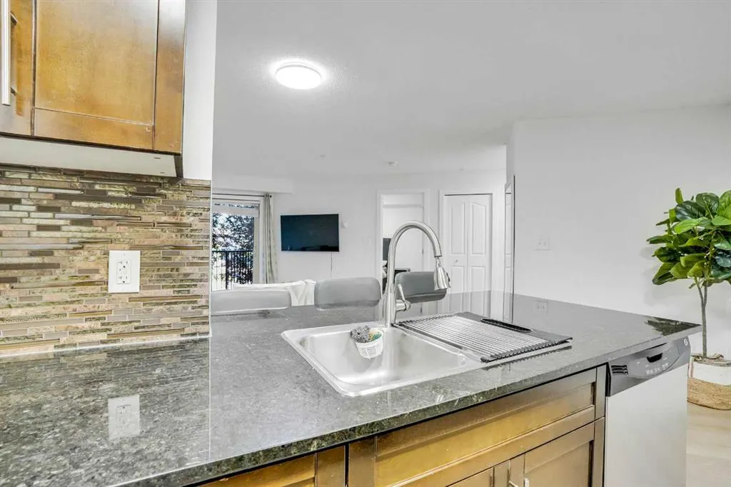 7180 80 Avenue NE, #220