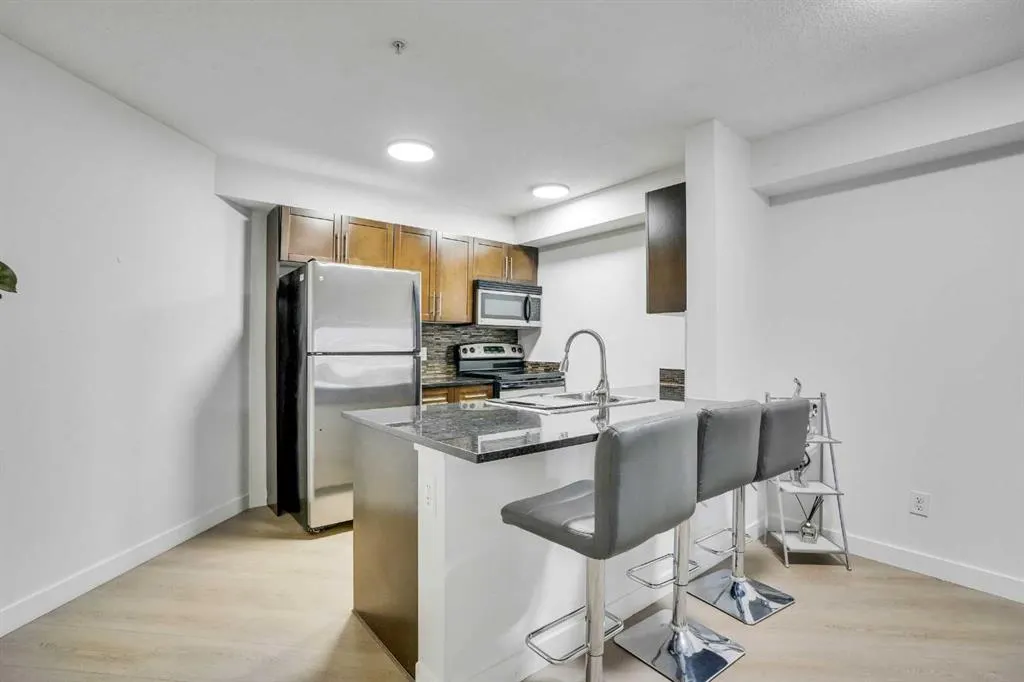 7180 80 Avenue NE, #220