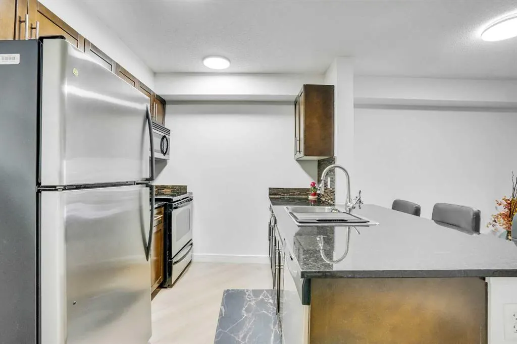 7180 80 Avenue NE, #220