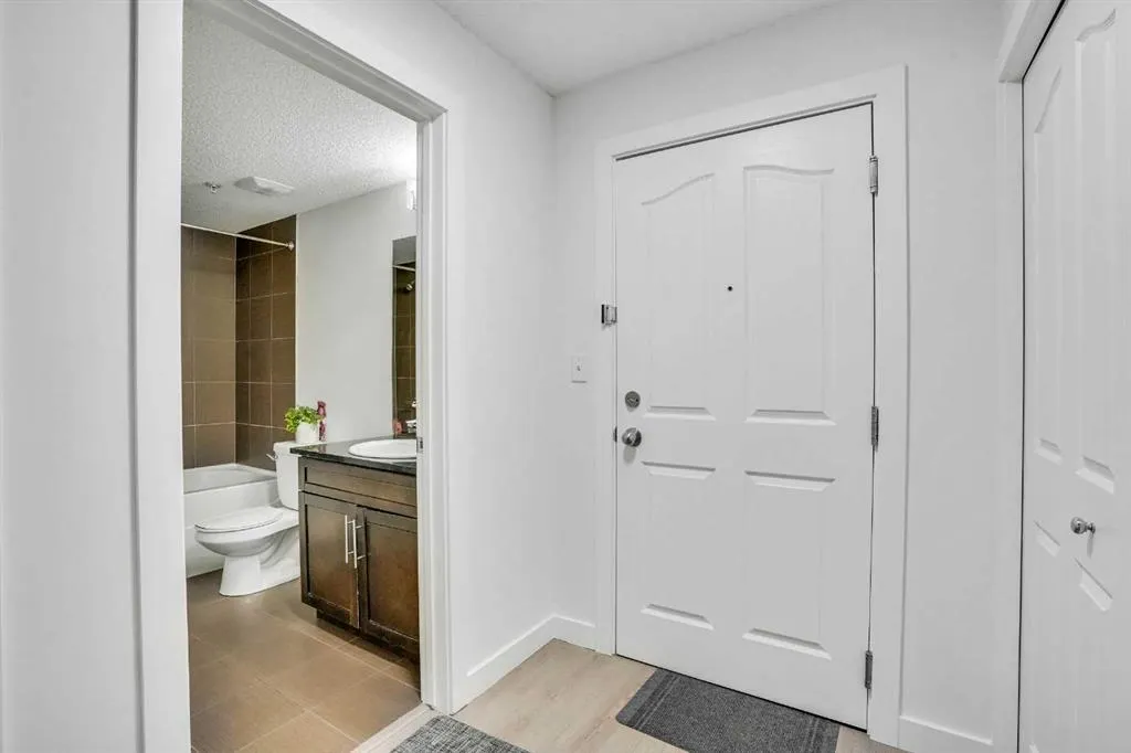 7180 80 Avenue NE, #220