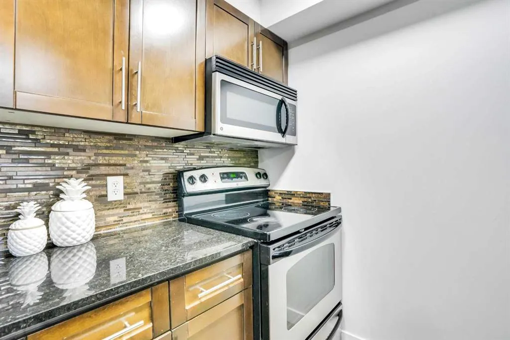 7180 80 Avenue NE, #220