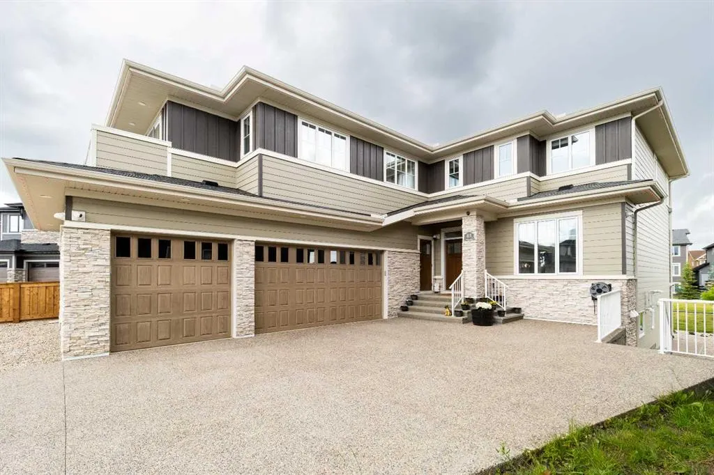 22 Legacy Woods Crescent SE