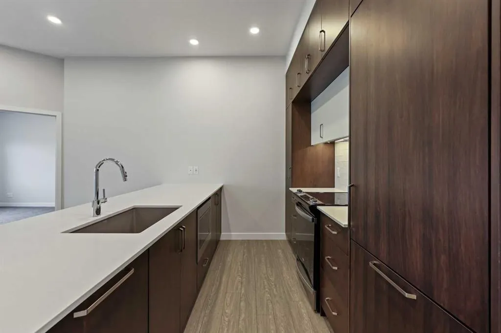 255 Les Jardins Park SE, #422