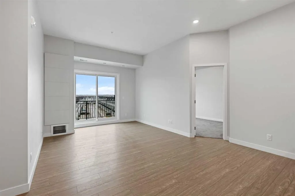 255 Les Jardins Park SE, #422