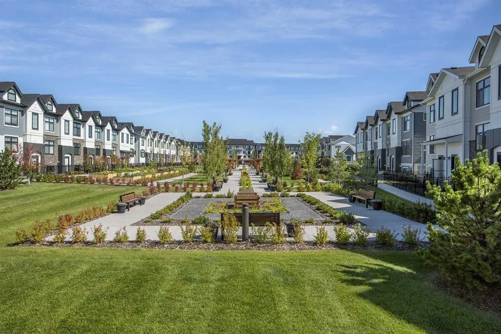 255 Les Jardins Park SE, #125