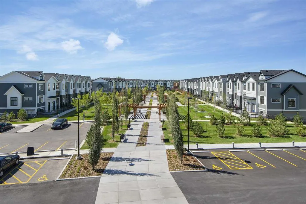 255 Les Jardins Park SE, #125