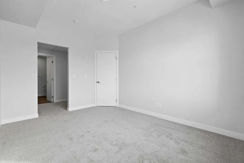 255 Les Jardins Park SE, #320