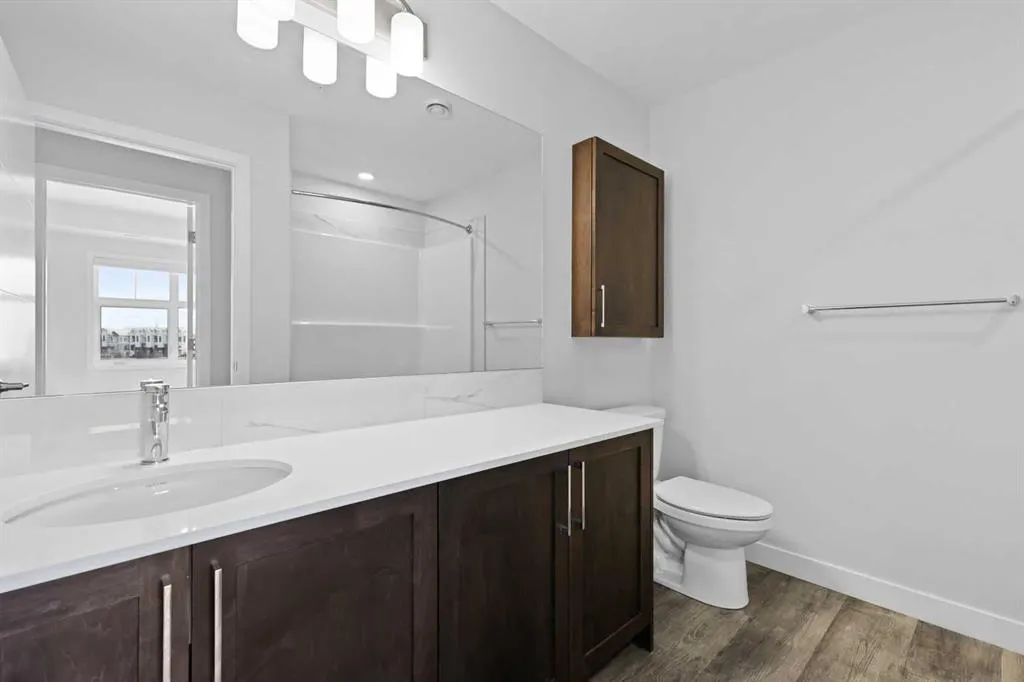 255 Les Jardins Park SE, #320