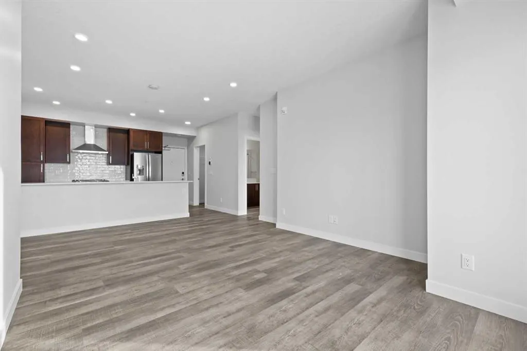 255 Les Jardins Park SE, #320