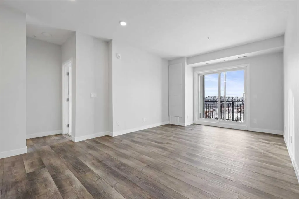 255 Les Jardins Park SE, #320