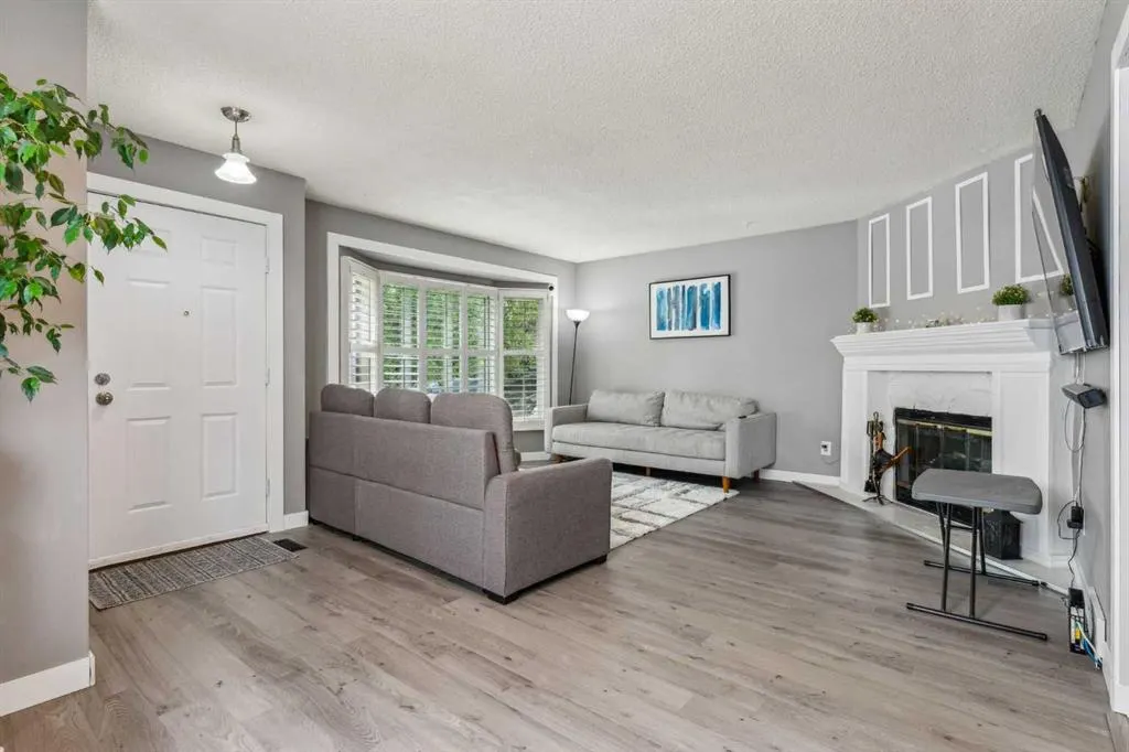 32 Tararidge Drive NE
