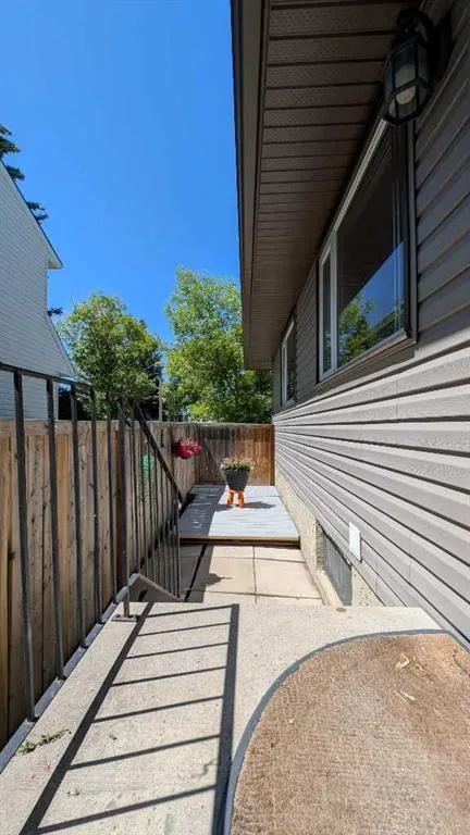 32 Tararidge Drive NE