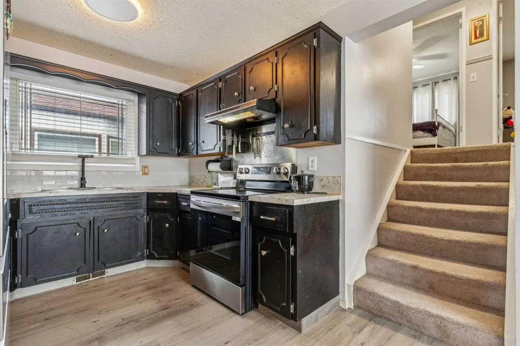 32 Tararidge Drive NE