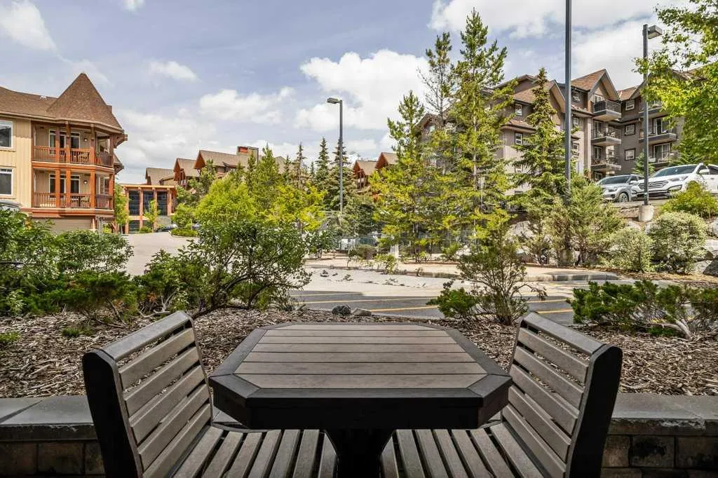 190 Kananaskis Way, #109