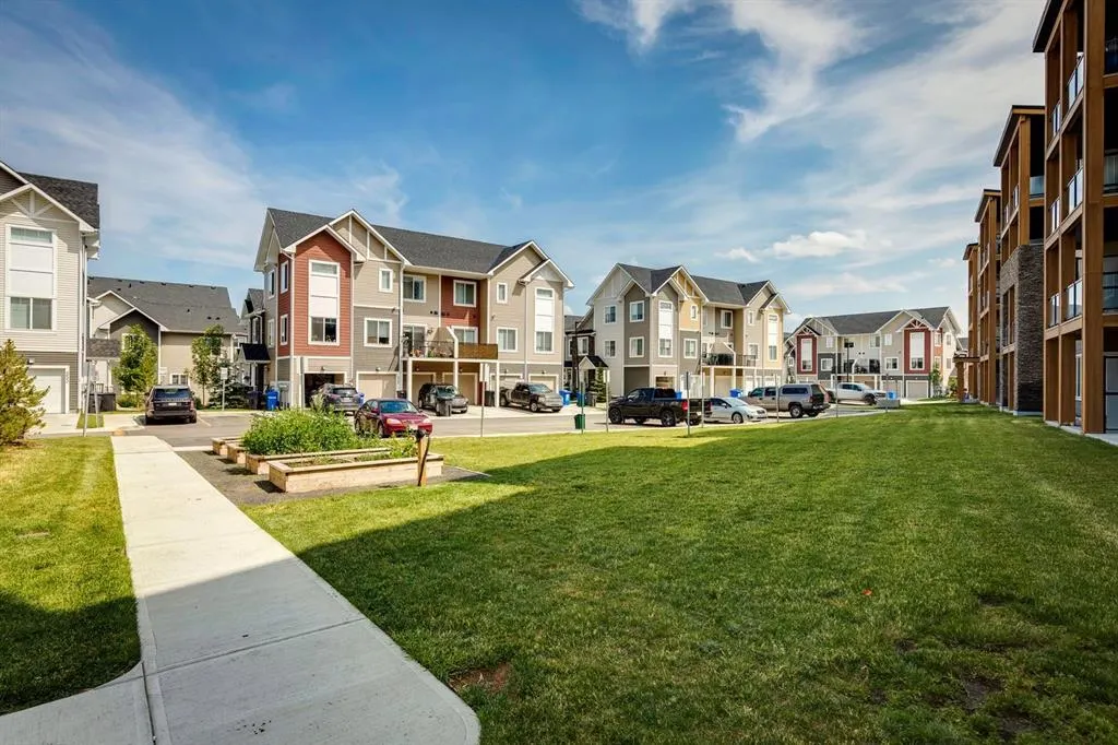 536 Canals Crossing SW