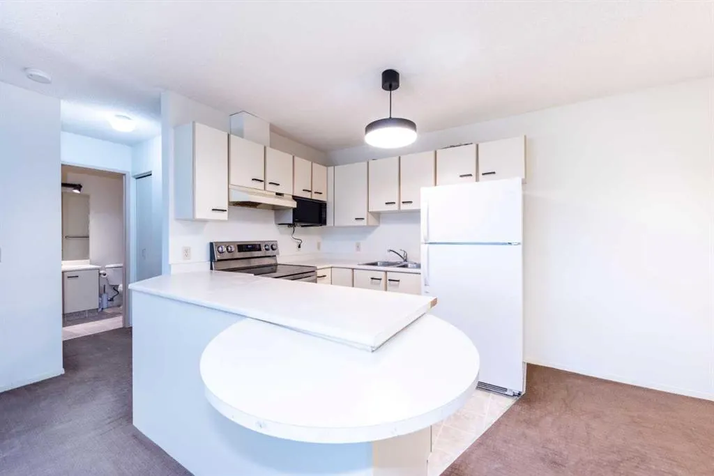 2932 Edenwold Heights NW, #.